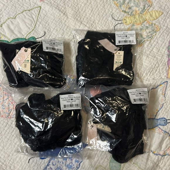 NWT Key To Ur Heart Bodysuit In La Crème - Picture 3 of 5